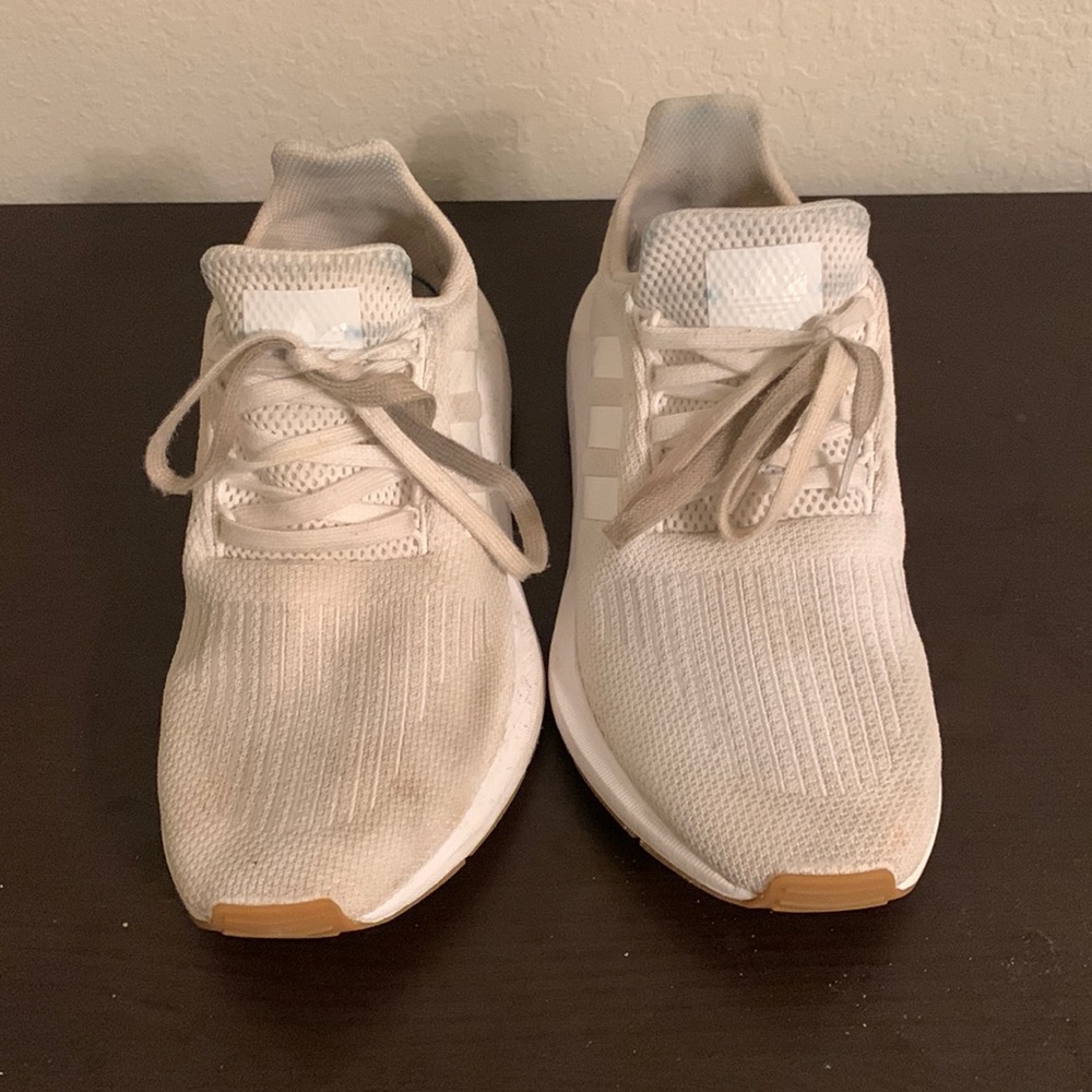 Adidas size 8 white